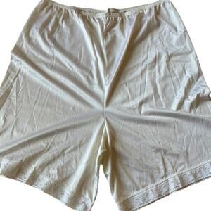 Vintage Vanity Fair White Nylon Bloomers Pettipants Size Large 12-778 Slip Short